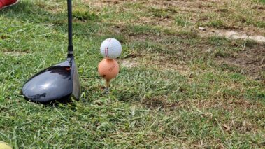 deti trénujú golf v detskej golfovej akadémii