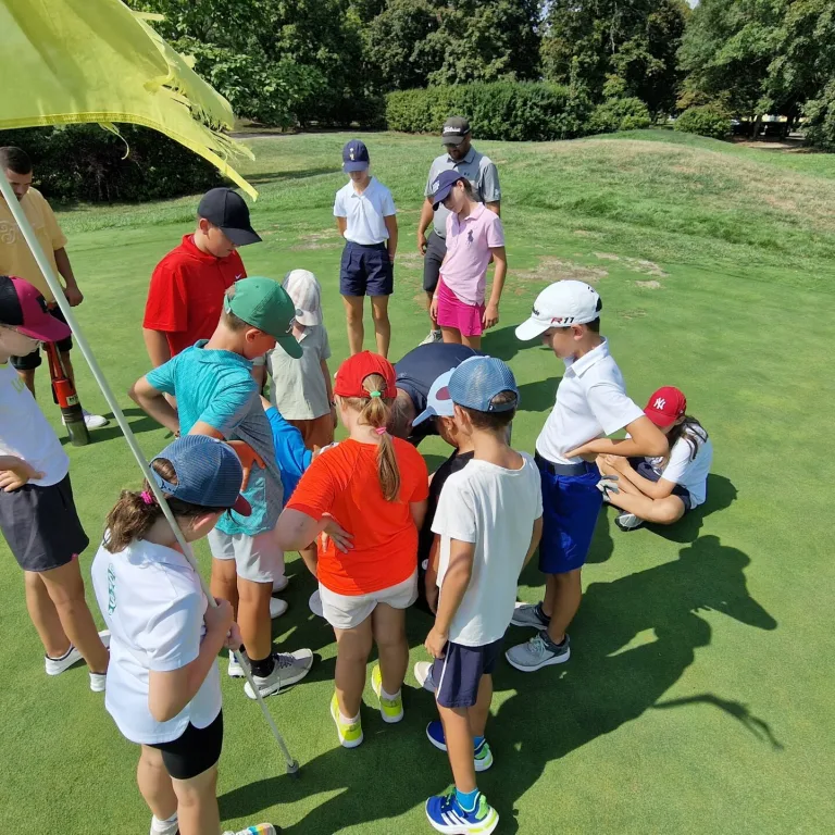 20240829_134532 deti trénujú golf v detskej golfovej akadémii