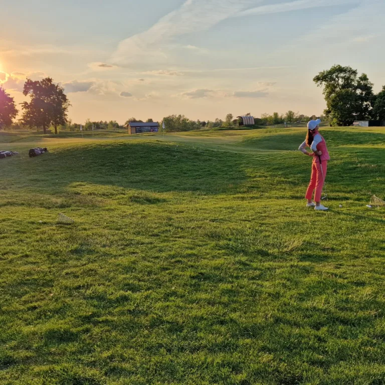 20250513_192942 trénovanie golfového odpalu na tréningu – golfový kurz Slovensko