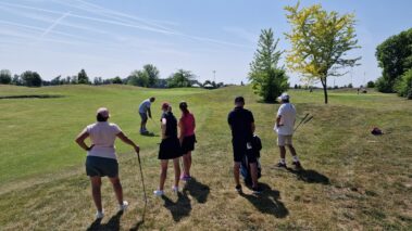 trénovanie golfového odpalu na tréningu – golfový kurz Slovensko