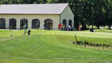 detský golfový tréning na ihrisku – golfový kurz Slovensko